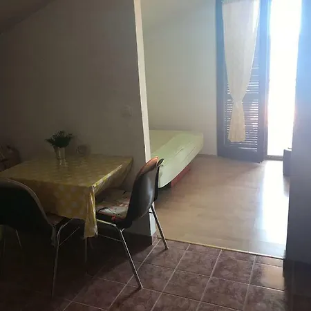 아파트 Apartman Lucija Kruševo